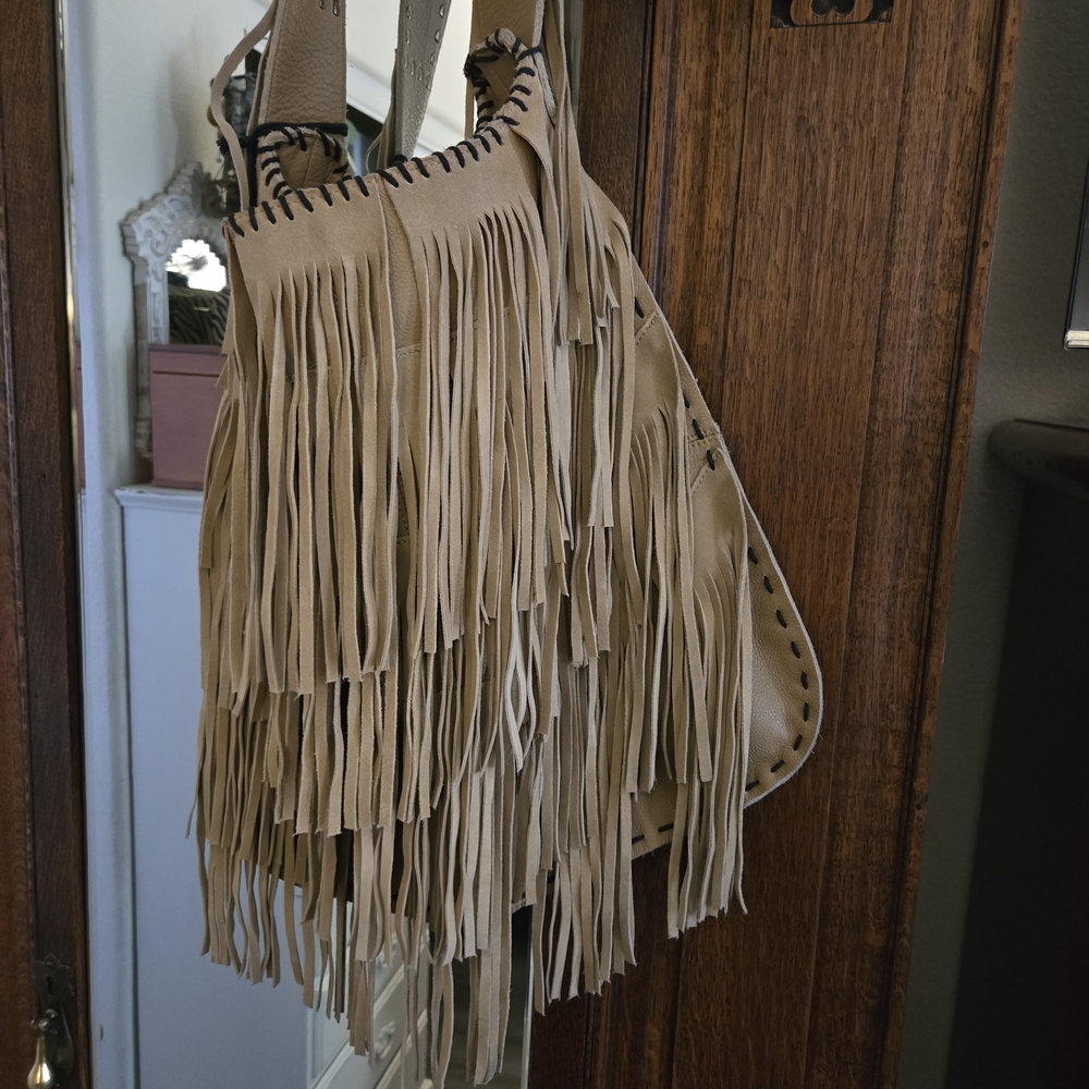 Chic Fringe Beige Shoulder Bag